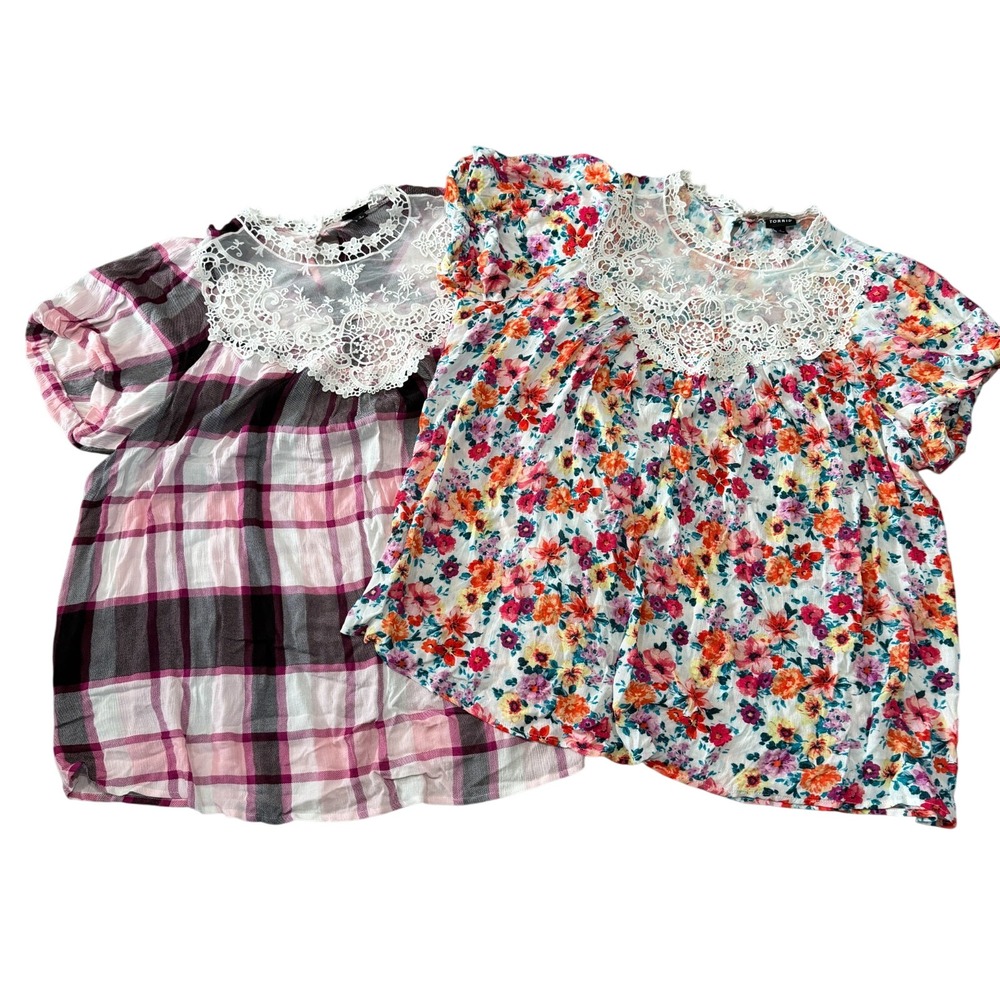 Bundle TORRID Lace Front Short Sleeve Floral (sz 1) and Flannel (sz 2) Blouses‎